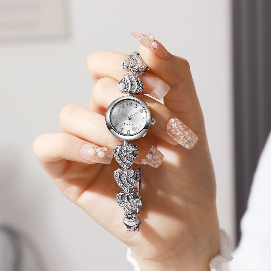 New women's heart-shaped bracelet watch - cross-border hot seller, quartz movement, petite diamond-accented watch bracelet, wholesale from manufacturer