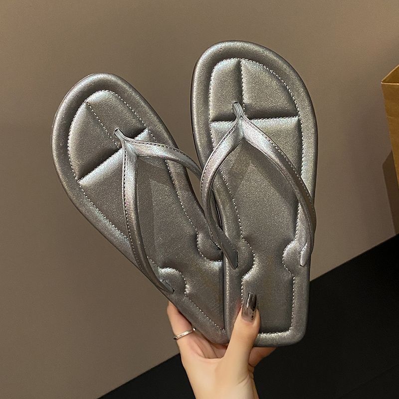 Women's flat flip-flops: new summer fashion, soft sole, comfortable, indoor/outdoor, beach sandals, trendy slides