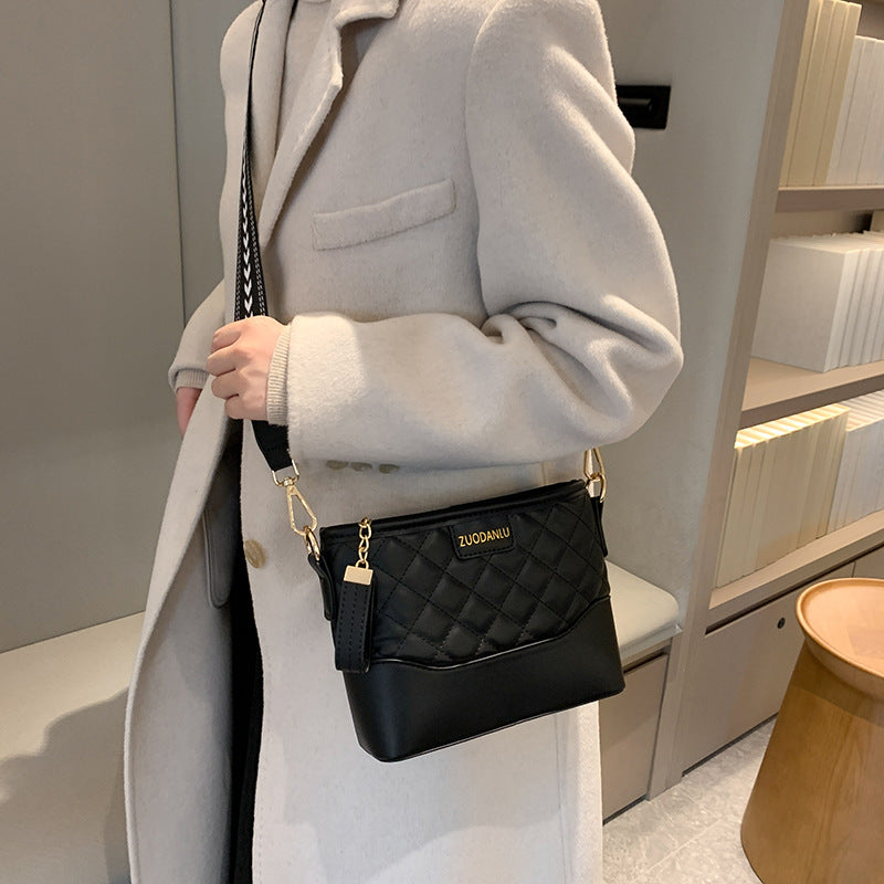 This year's trendy women's bags: 2025 new arrival, stylish diamond-quilted embroidered shoulder bag, versatile and elegant crossbody bag, dropshipping available