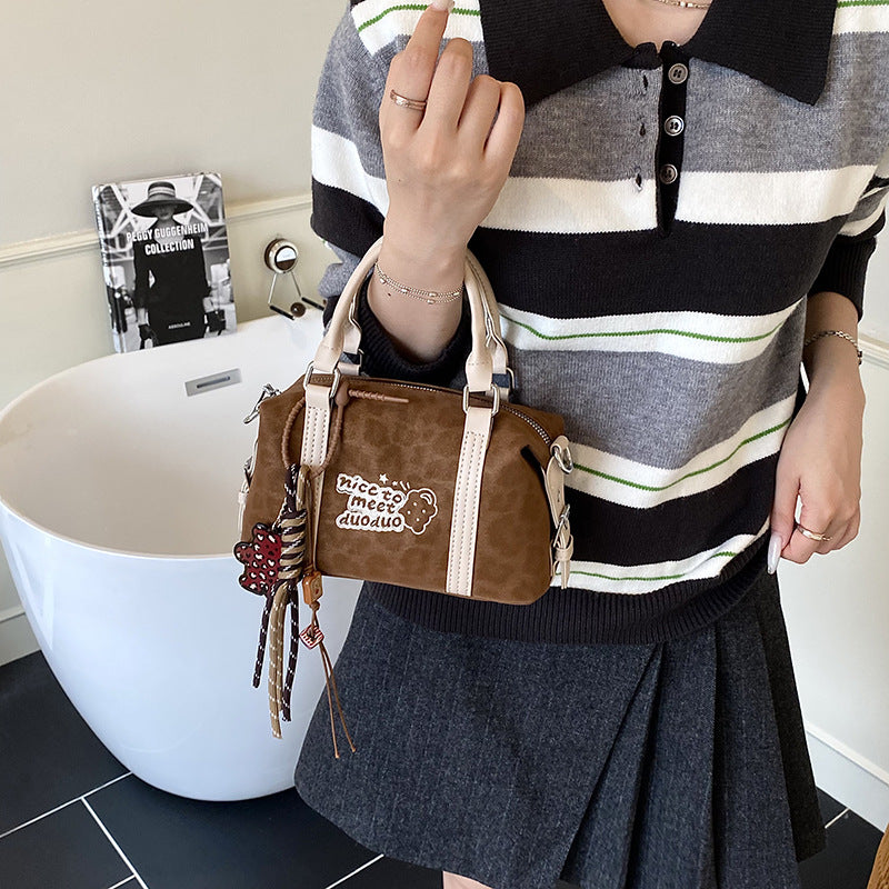 Niche styleretro pillow bag 2025new arrivalfall and winterfashion leopard print handbag classy cartoon shoulder crossbody bag