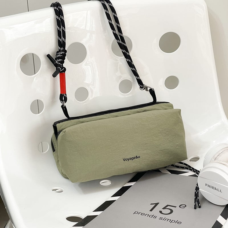 Cross-border Korean version of niche versatile fashion shoulder messenger bag women's 2025 summer new outdoor sports and leisure bag