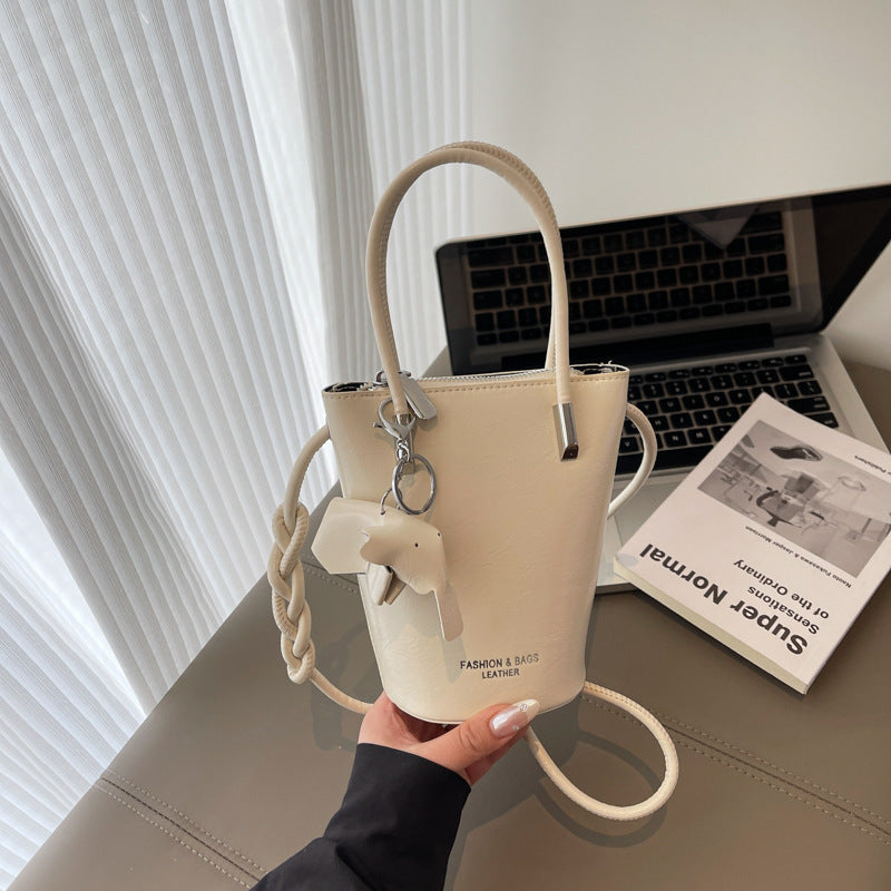 High-end niche bucket bag versatile women's bag new popular fashion shoulder messenger bag Korean simple handbag