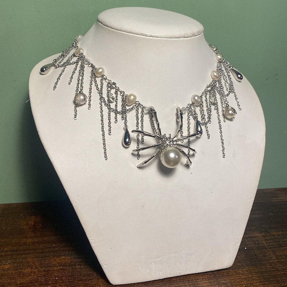 Halloween imitation pearl necklace wholesale european and american cross-border personalized exaggerated jewelry female punk spider tassel clavicle chain