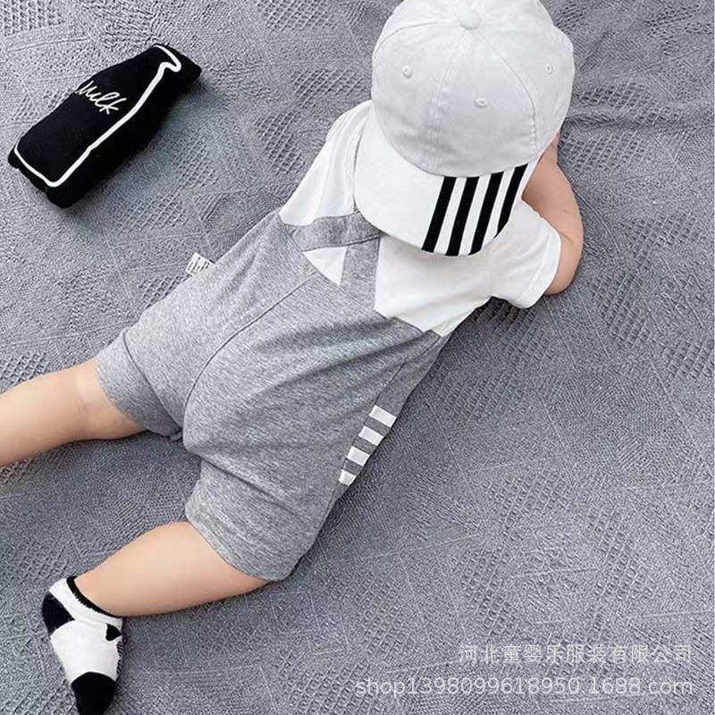 Summer short-sleeve romper for newborn baby boys - lightweight crawling suit for 0-6 months (perfect for first birthday celebrations)