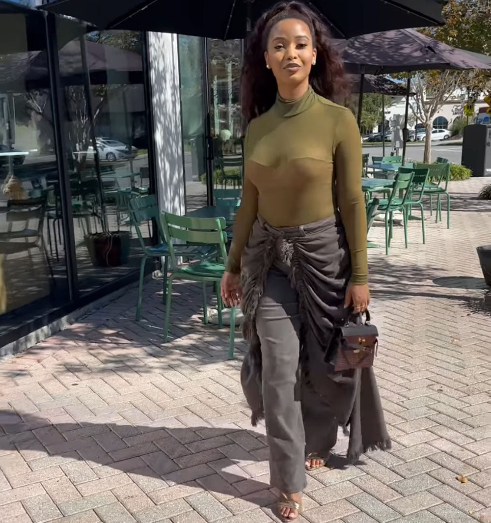 European and american style high-waisted jeans - new women's fashion on : trendy, unique, pleated, distressed, straight-leg jeans