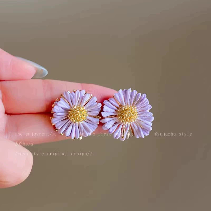 Spring break style white floral earrings - unique dopamine studs, niche design, versatile earrings