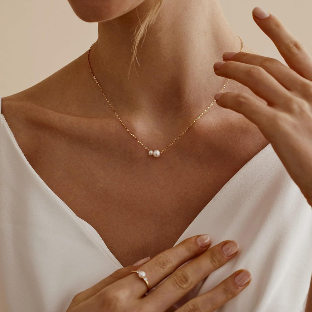 Amazon cross-border new fashion minimalist two round faux pearl necklace, versatile gold thin chain necklace jewelry