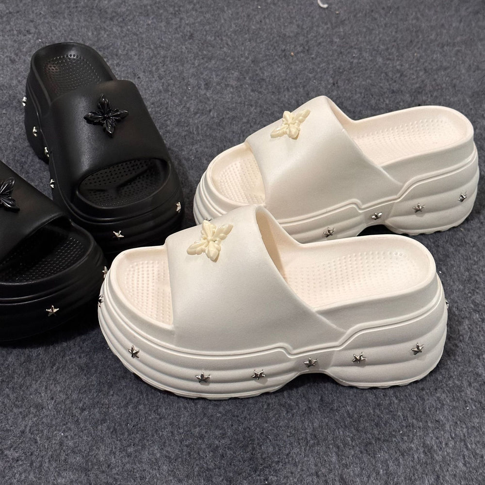 Thick sole rivet slippers women's summer outwear thick sole stomping on shit feeling 2025 new summer popular sandals wholesale