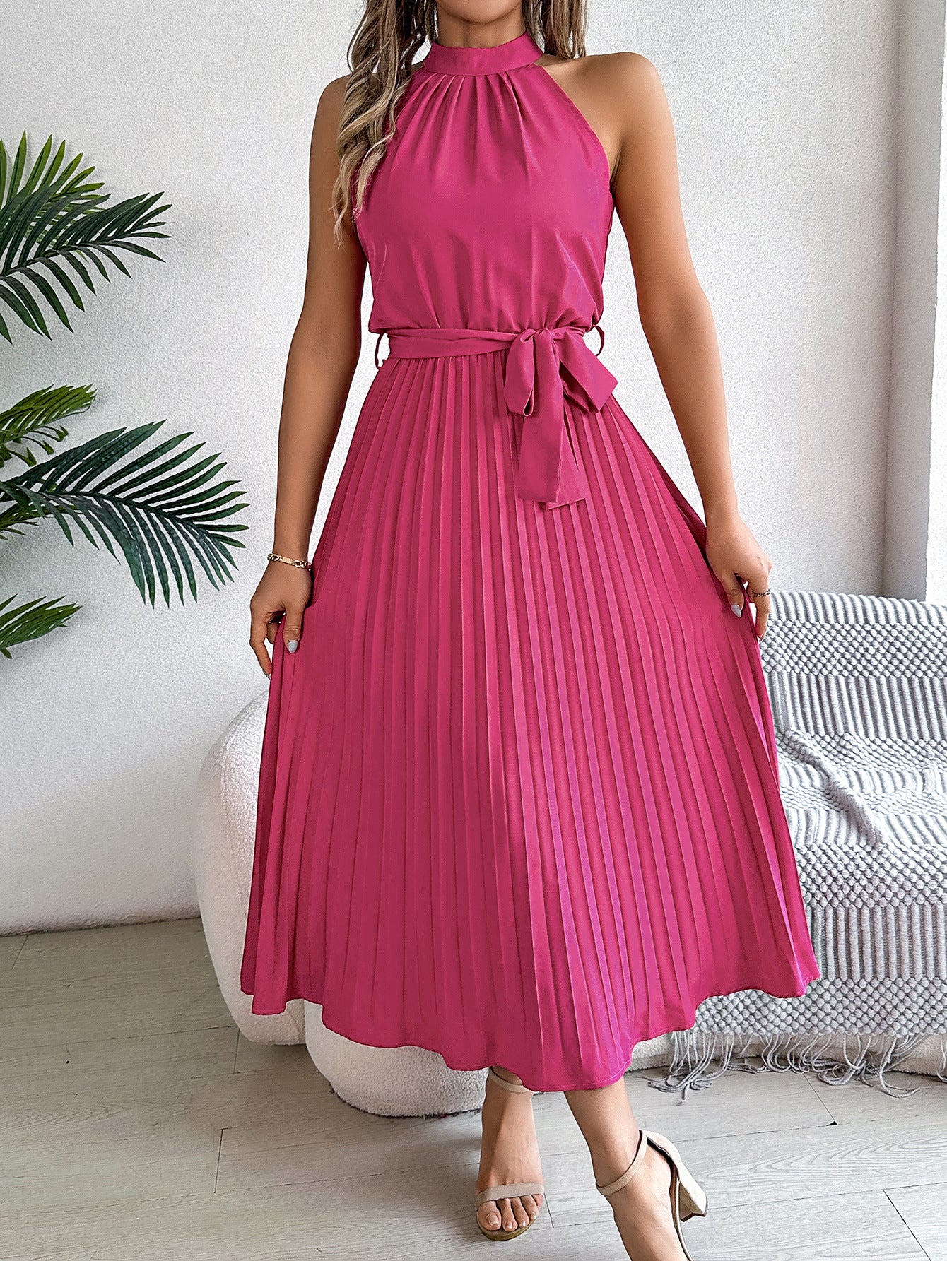 Real shot 2025 European and American spring and summer elegant stand-up collar sleeveless waist pleated dress,   women's clothing