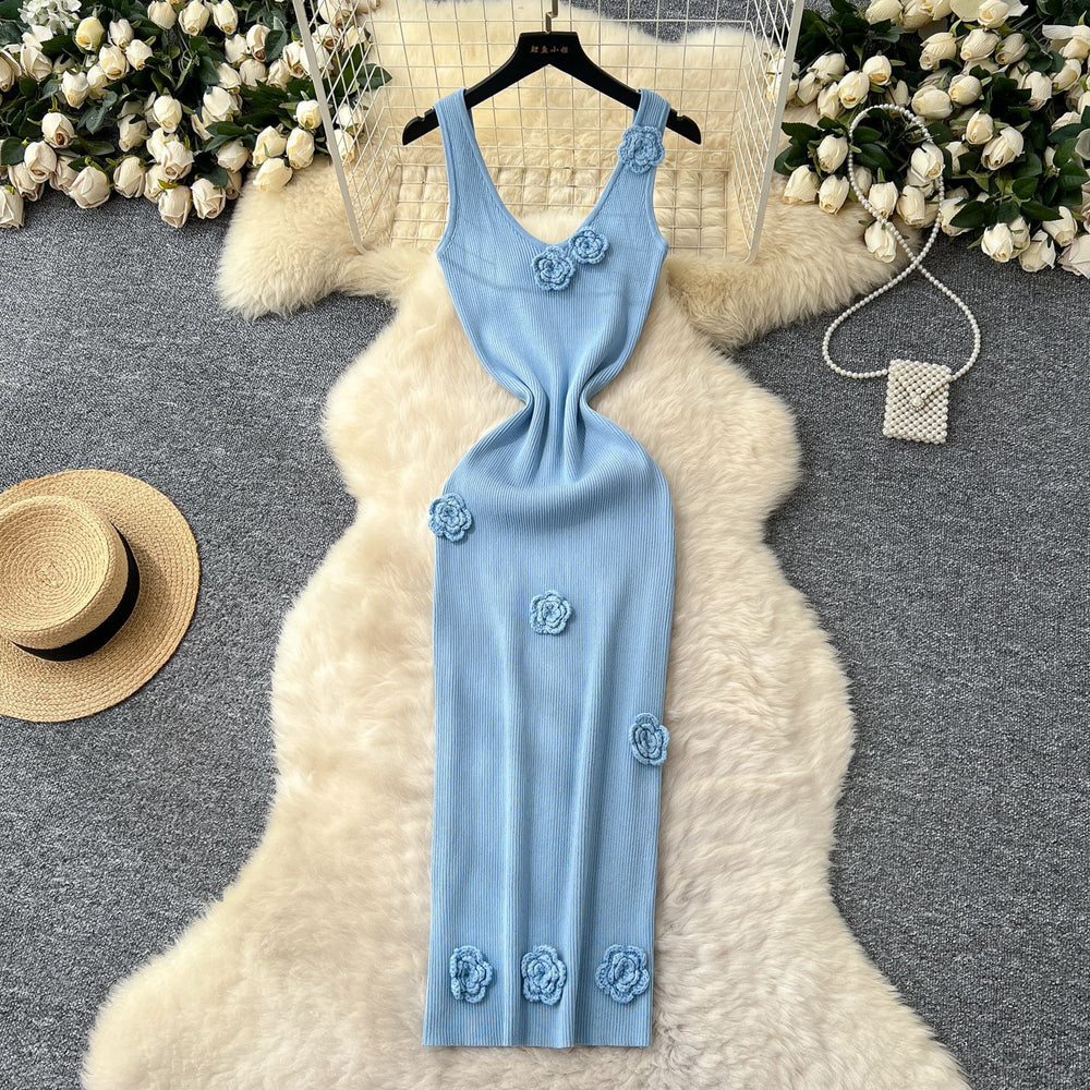 Goddess-style elegantsense of designstereo flower suspender v neck silmslimming look hip-hugging knittingdress2025 summer