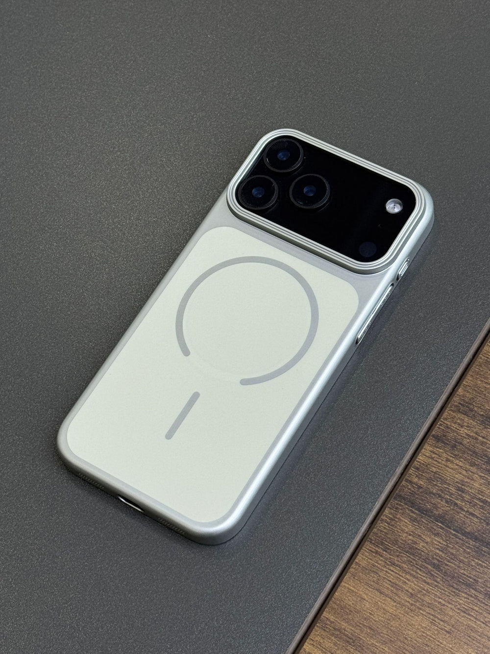 Suitable for iphone17 excimer frosted magnetic phone case apple 16 skin-like simple large window pc mobile phone case