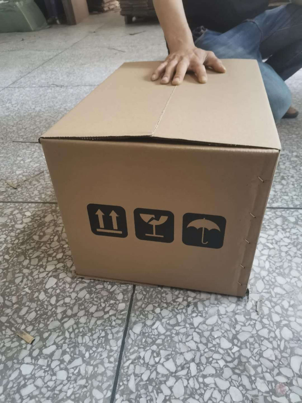 Carton custom moving packaging fba express  box Guangdong custom rectangular super hard five-layer outer box