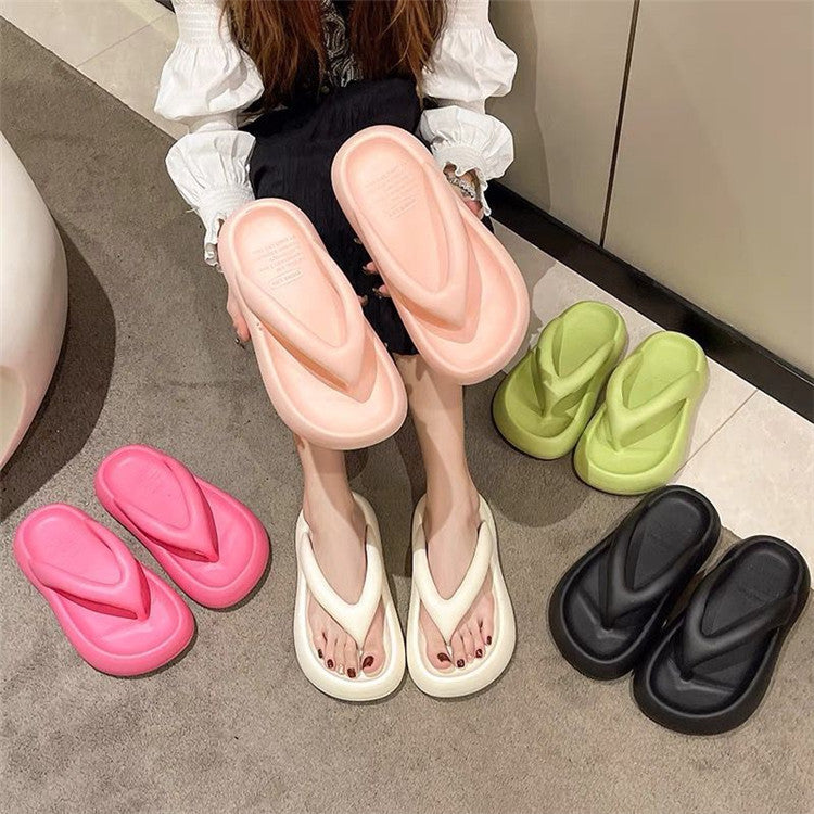 Women's flip-flops: summer fashion, new 2023 thick-soled, cloud-like comfort, solid color, beach & pool thongs