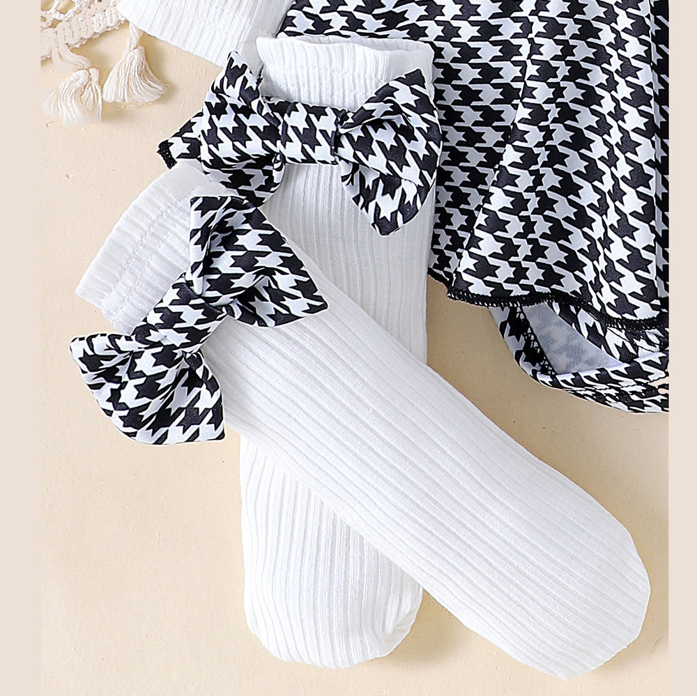 e-commerce autumn baby and toddler girl's three-piece set for the us and european markets, including a flutter-sleeve long-sleeved romper, pants/skirt, socks, and a headband