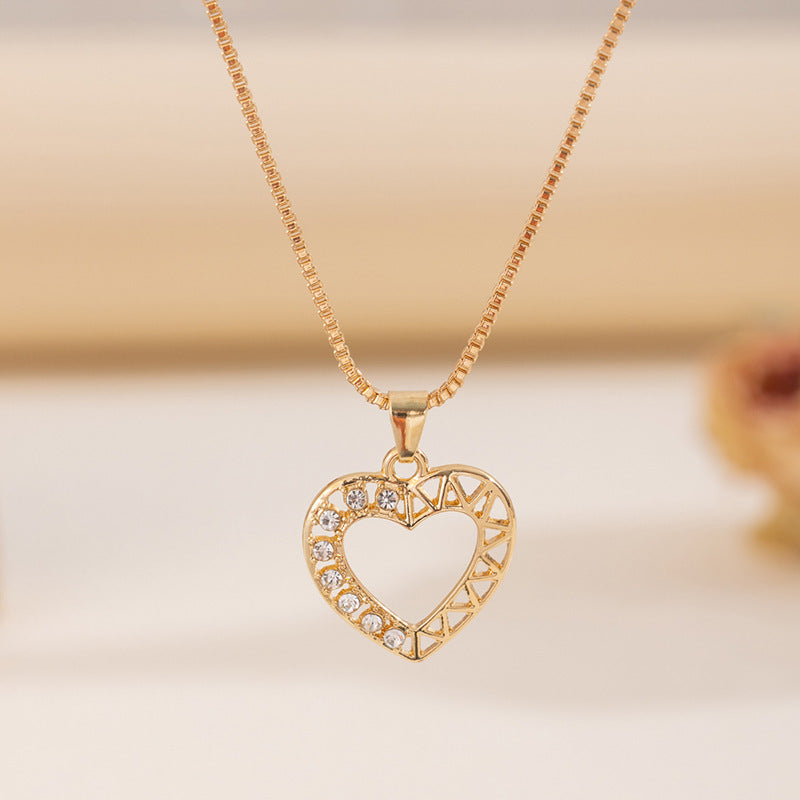 Gold clavicle chain wholesale european and american cross-border hollow heart pendant jewelry accessible luxury niche design heart-shaped necklace for women