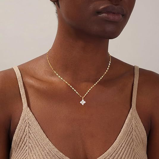 Amazon cross-border horseshoe pendant necklace sunflower clavicle chain 2026 new fashion women's jewelry
