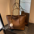 Vintage chic woven women's bag - large capacity, versatile, trendy tote - new spring/summer commute shoulder bag for women