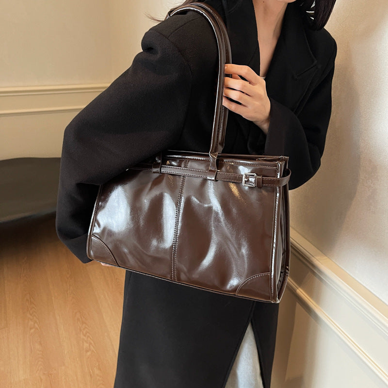 Retro large-capacity premium underarm bag women's bag 2025 new tote bag versatile commuter shoulder bag