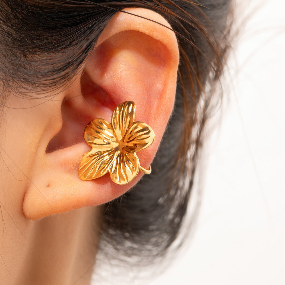 Gold earrings wholesale 2025 new european and american cross-border alloy jewelry niche accessible luxury starfish earrings women's ear cuff