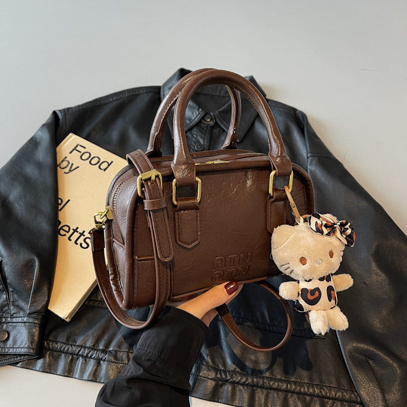 French retro handbag women's bag new 2026 trendy versatile crossbody bag high-end texture work shoulder bag