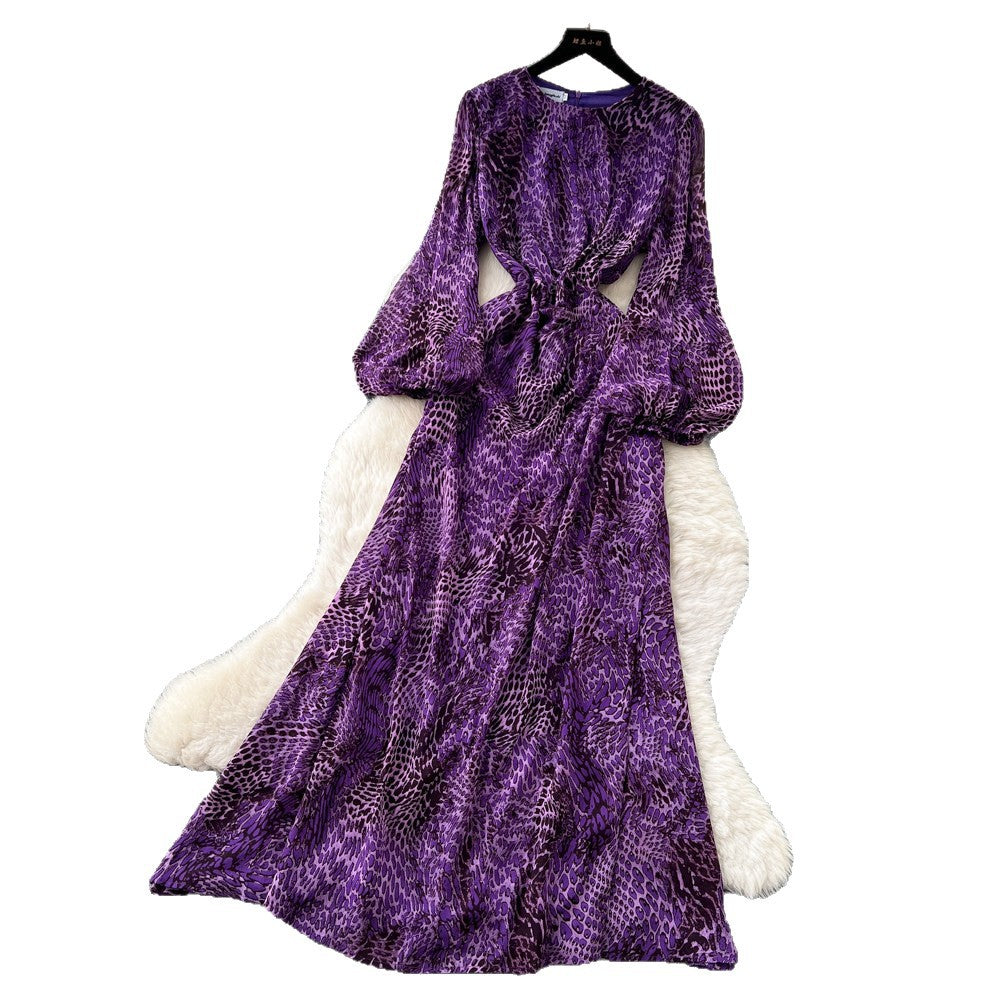 French-inspired vacation print dress for women, perfect for spring and autumn. korean style, long sleeves, cinched waist, a-line silhouette, slimming and elegant