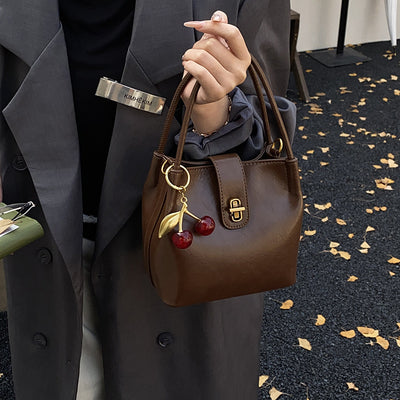 2025 fall/winter new women's bag: high-end small bag, vintage-inspired luxury handbag, versatile and stylish commuter bag