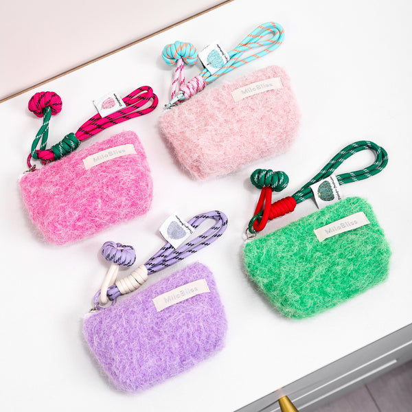 New simple and fashionable plush cosmetic bag, solid color cute storage bag, portable hand-held cosmetic bag when you go out every day