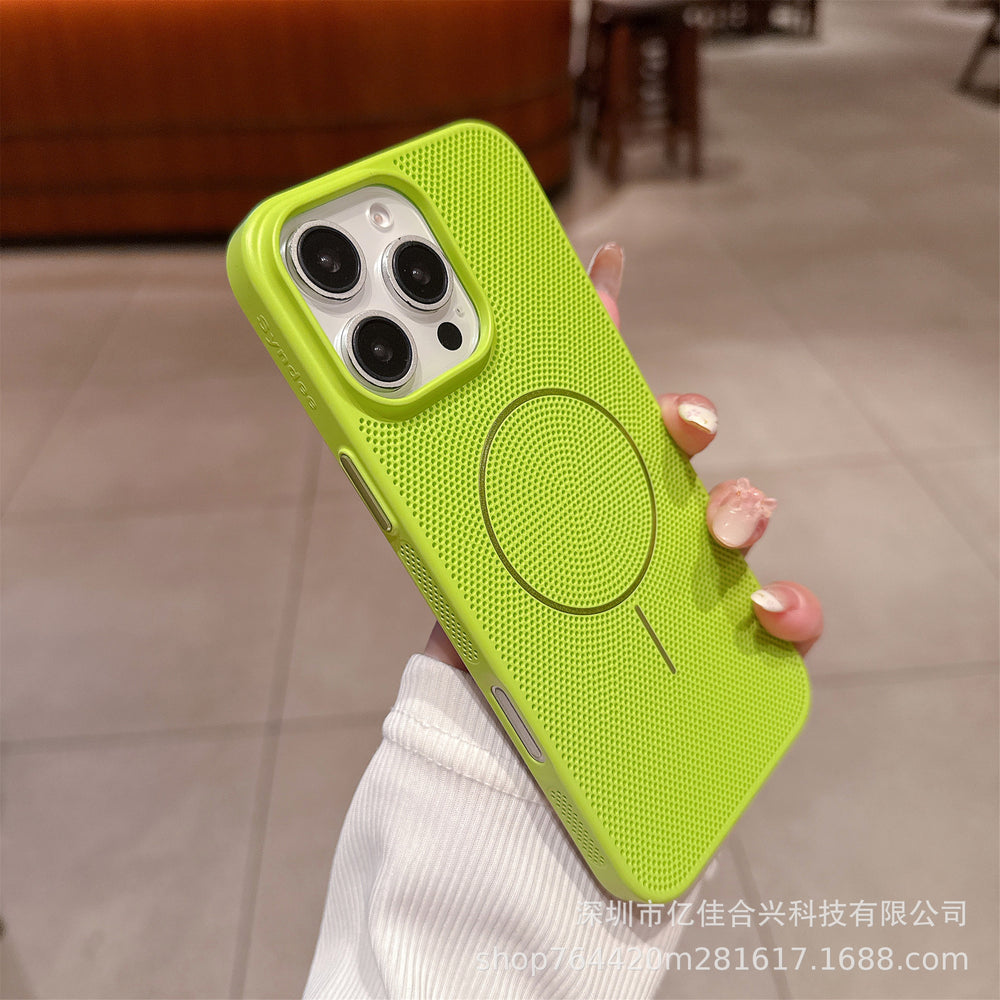 Ice-feeling summer heat-dissipating magnetic mesh suitable for apple 17promax ultra-thin pc frosted mobile phone case iphone16