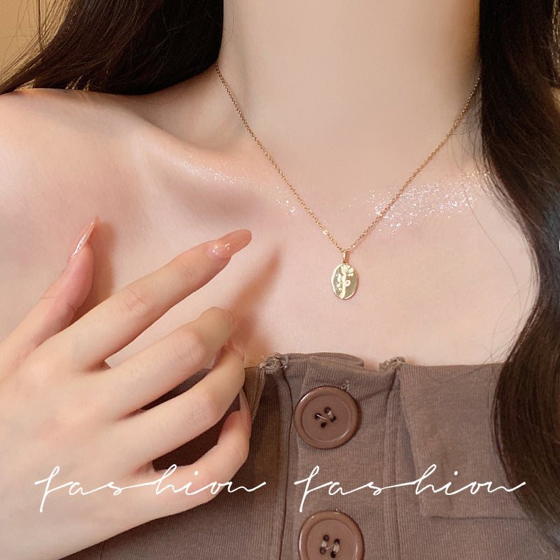 Double-layered rose pearl necklace for women accessible luxuryniche styleclassy sense of neck chain eleganteasiest for match clavicle chain accessories