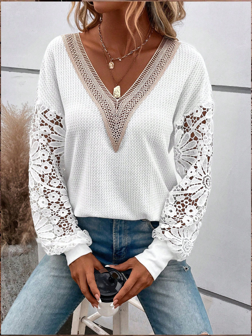 Amazon cross-border new autumn women's long-sleeved v-neck patchwork hollow-out lace see-through casual t-shirt