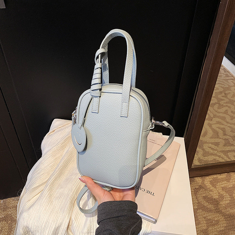 Fashion shoulder bag new simple casual commuter messenger bag  Korean version of high-end sense foreign versatile bag women