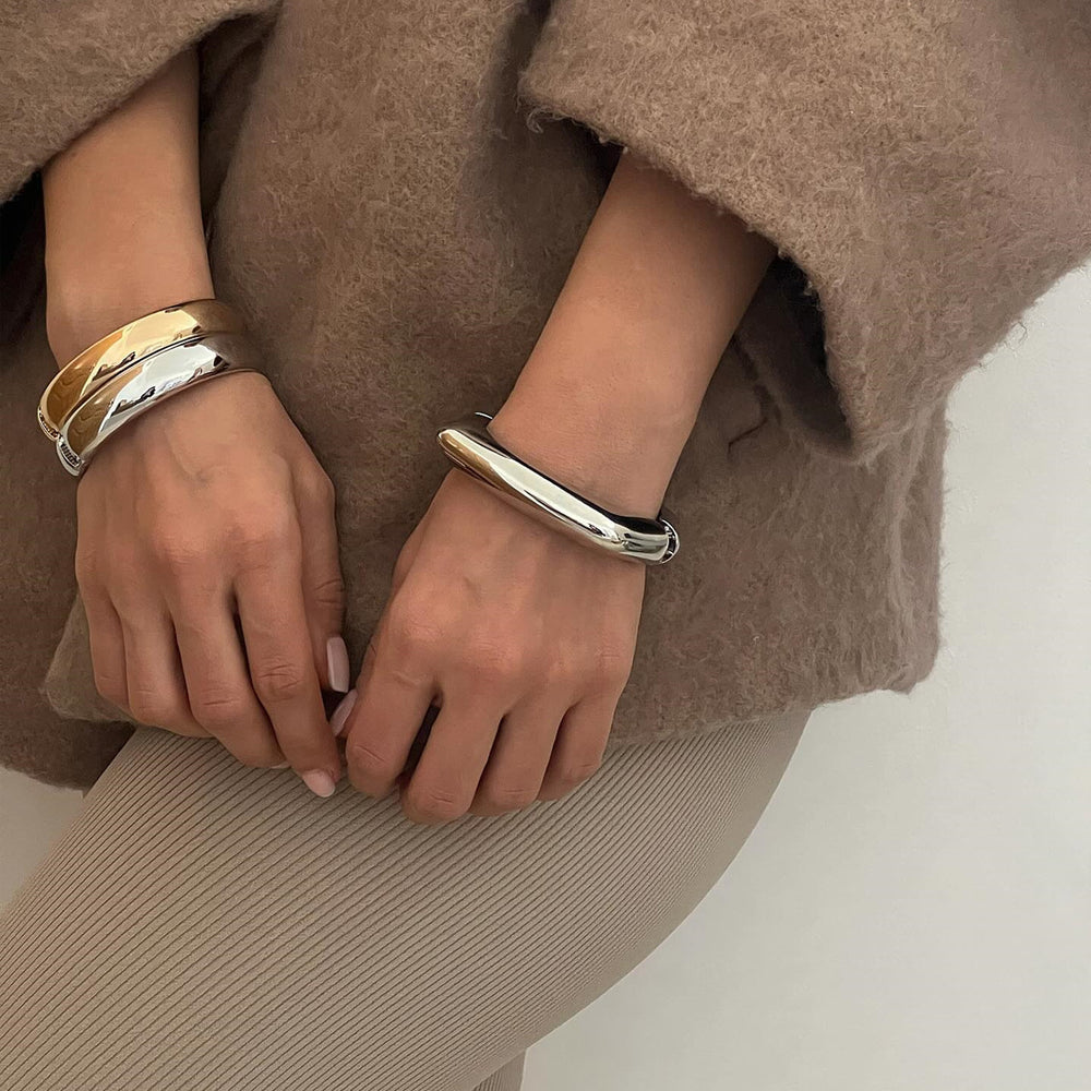 Open bangle wholesale - european & american cross-border fashion jewelry - smooth, minimalist metal style - wide round spring bracelet for women