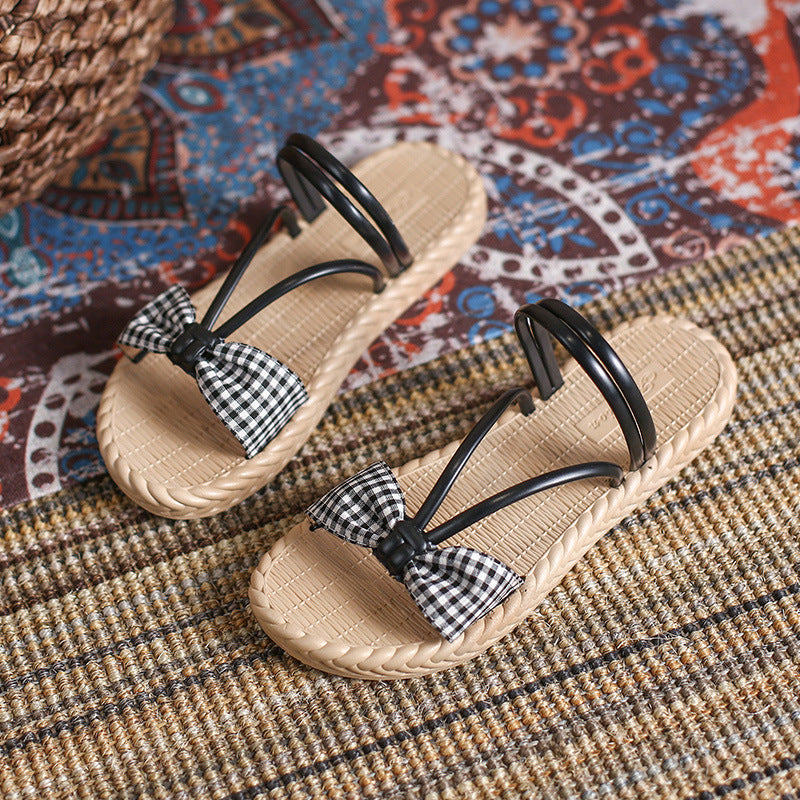 Women's slippers - stylish and versatile, new 2021 summer collection, perfect for beach and poolside, trendy thick-soled sandals and slides