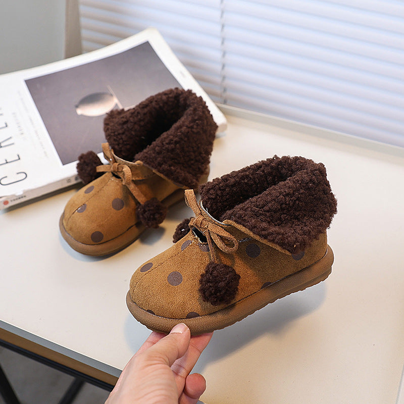 Kids' snow boots: new autumn/winter collection - cute children's shoes with pom-poms and polka dots, stylish and warm cotton shoes for girls