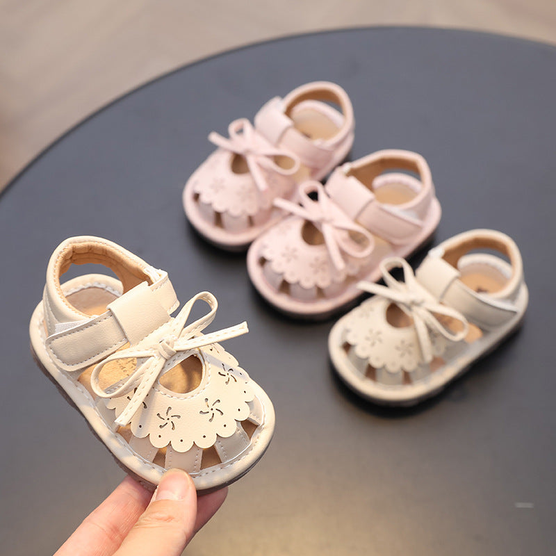 Baby girl princess shoes spring/summer 0-1 year old 2-pack closed-toe squeaky sandals soft sole infant first walker shoes toddler hollow-out single shoes