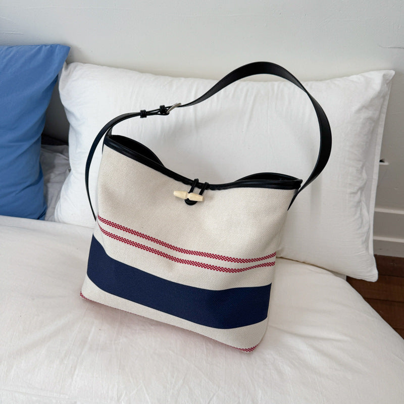 Fashion super hot niche bag women 2025 new casual versatile messenger bag summer popular handbag bucket bag