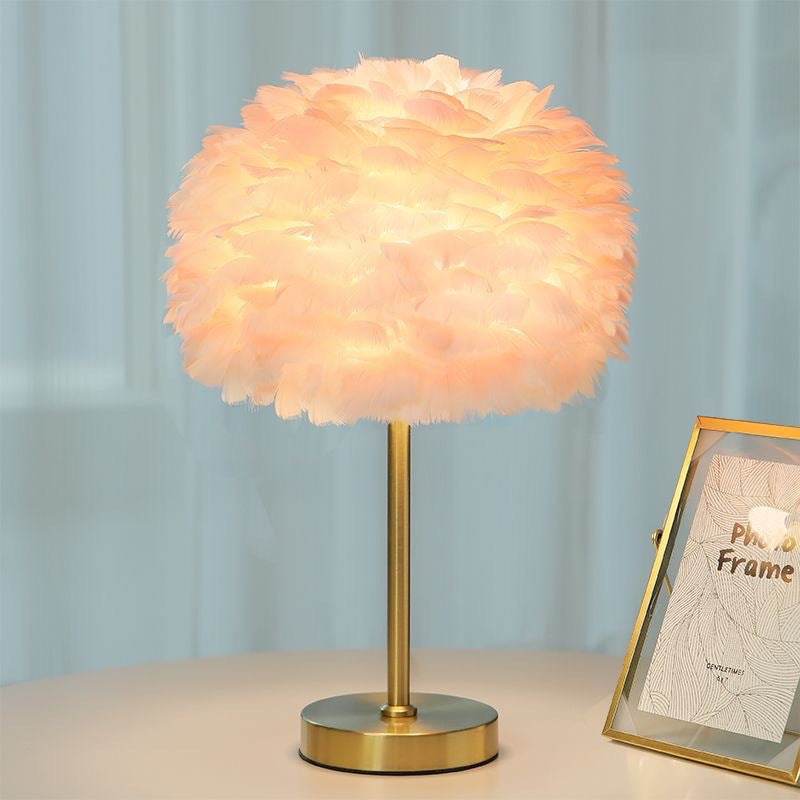 Feather table lamp bedroom living room light luxury ins warm romantic simple wedding room feeling popular creative bedside lamp