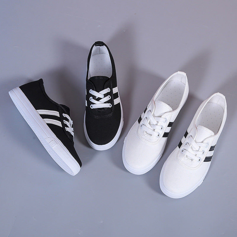 2022 spring and summer breathable canvas shoes are comfortable, board shoes Korean version student flat white shoes ins shoes women's mesh shoes