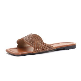 summer new arrival: plus-size women's flat slippers for cross-border e-commerce. available in sizes 35-43. wholesale options available. dropshipping to  and