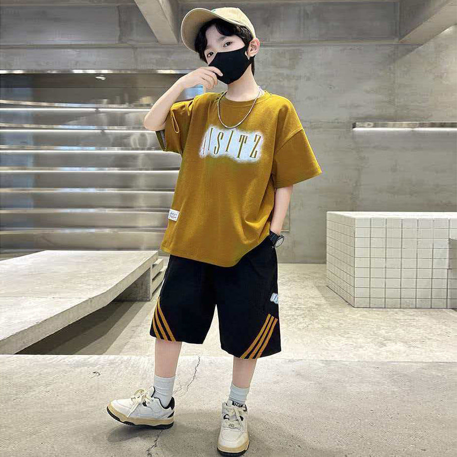 Boys' summer  new stylish outfit: trendy short-sleeve and shorts two-piece set - lightweight summer wear for babies and kids