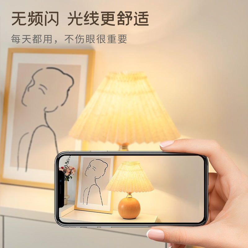 Table lamp ins wind high value pleated lamp retro Nordic girl Internet celebrity bedroom simple bedside feeding night lamp