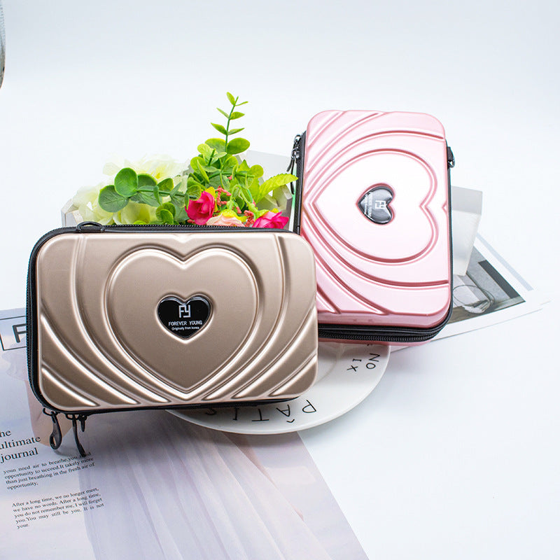 Manufacturers customize a variety of multi-color makeup bags, textured corporate gifts, portable anti-wash bags, and large-capacity travel storage boxes.