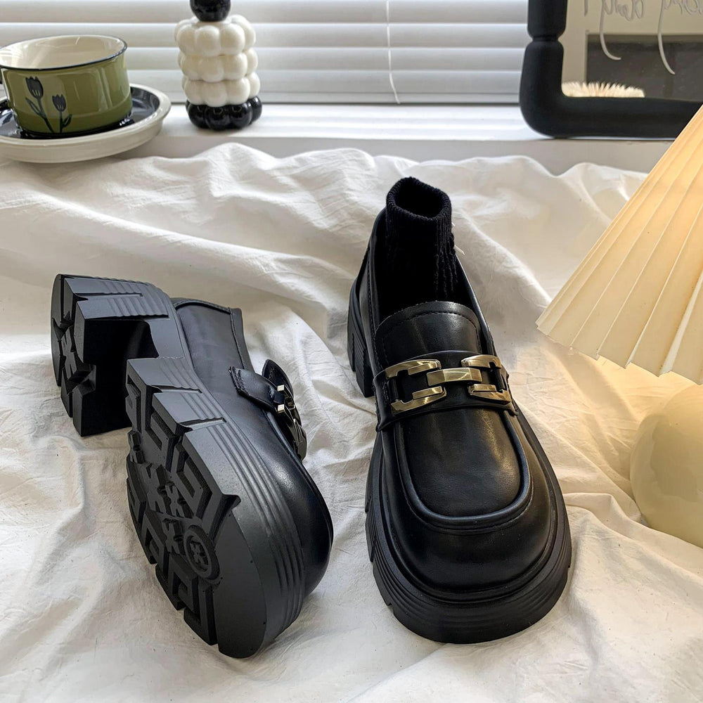 Black retro loafers women's 2026autumnew arrivaleasiest for matchfrench round toe thick heel thick sole british flats