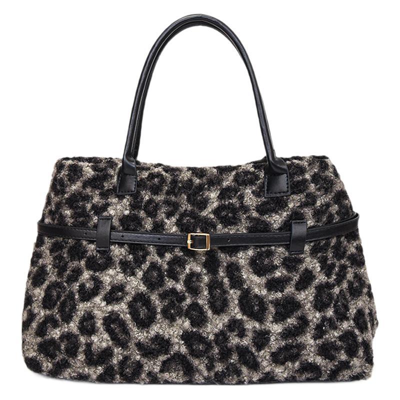 Retro casual European and American fashion personalized handbag 2025 autumn and winter new trend leopard print shoulder messenger bag