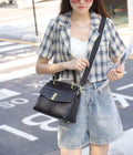 Genuine leather crocodile pattern handbag women's 2023 new elegant middle-aged ladieswear women's bag fashion women's bag handbag