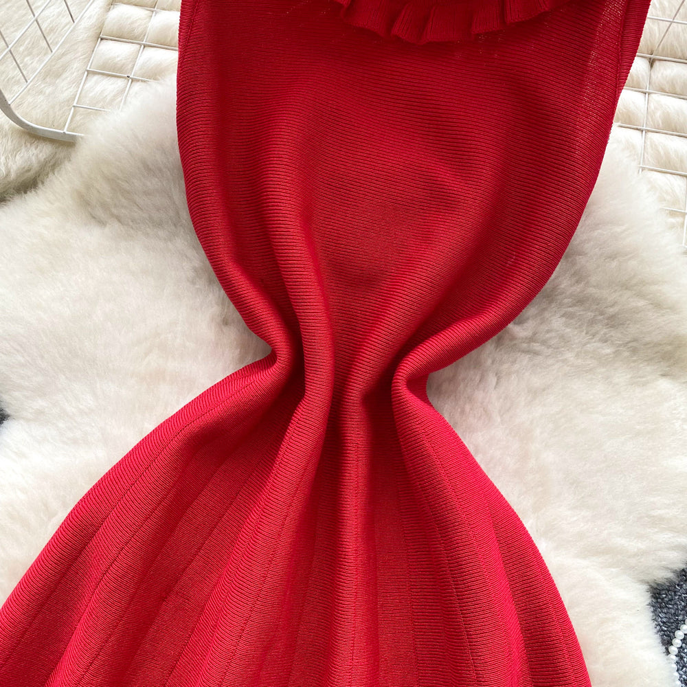 Elegant and chic: sleeveless knit a-line dress with ruffle trim – a slimming french-inspired summer staple