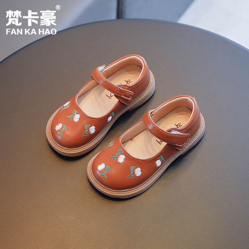 Girls' leather shoes - new autumn  collection: little girl's floral flats, soft sole, chinese style princess shoes for toddlers and young children