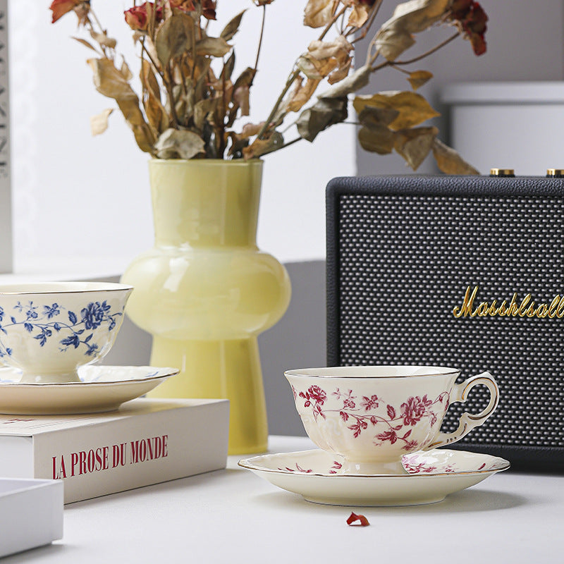 French-inspired, minimalist luxury afternoon tea milk mug, perfect for the office. classic retro ceramic teacup with a regal, courtly aesthetic