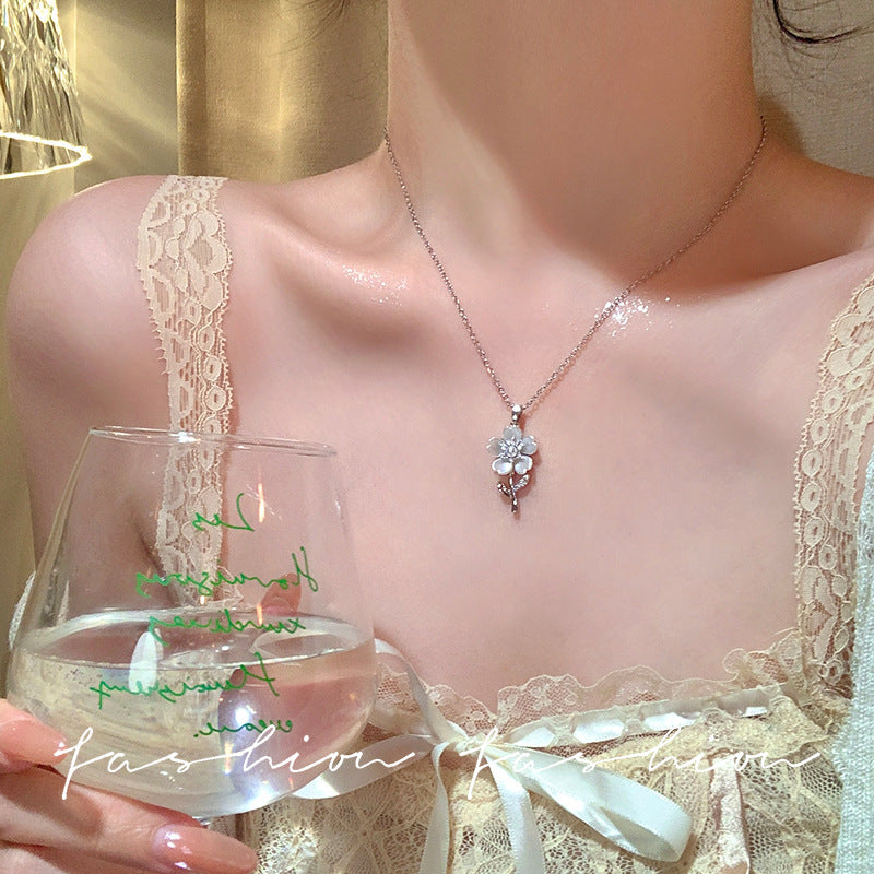 Fashion tulip flower accessories necklace sweet style small fresh flower pendant eleganteasiest for match clavicle chain necklace