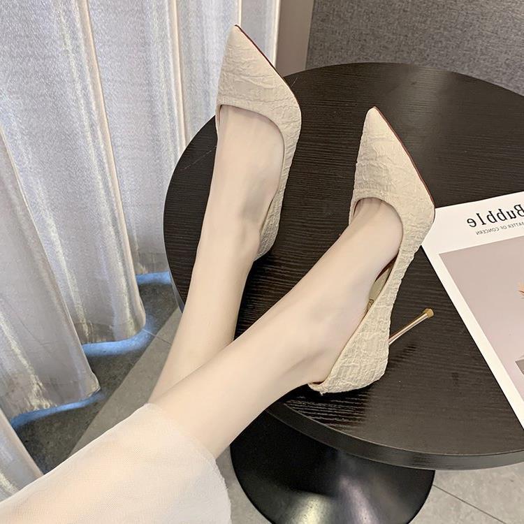 Internet celebrity small fresh French girl high heels women 2022 spring and autumn new sweet pointed shallow mouth professional single shoes women